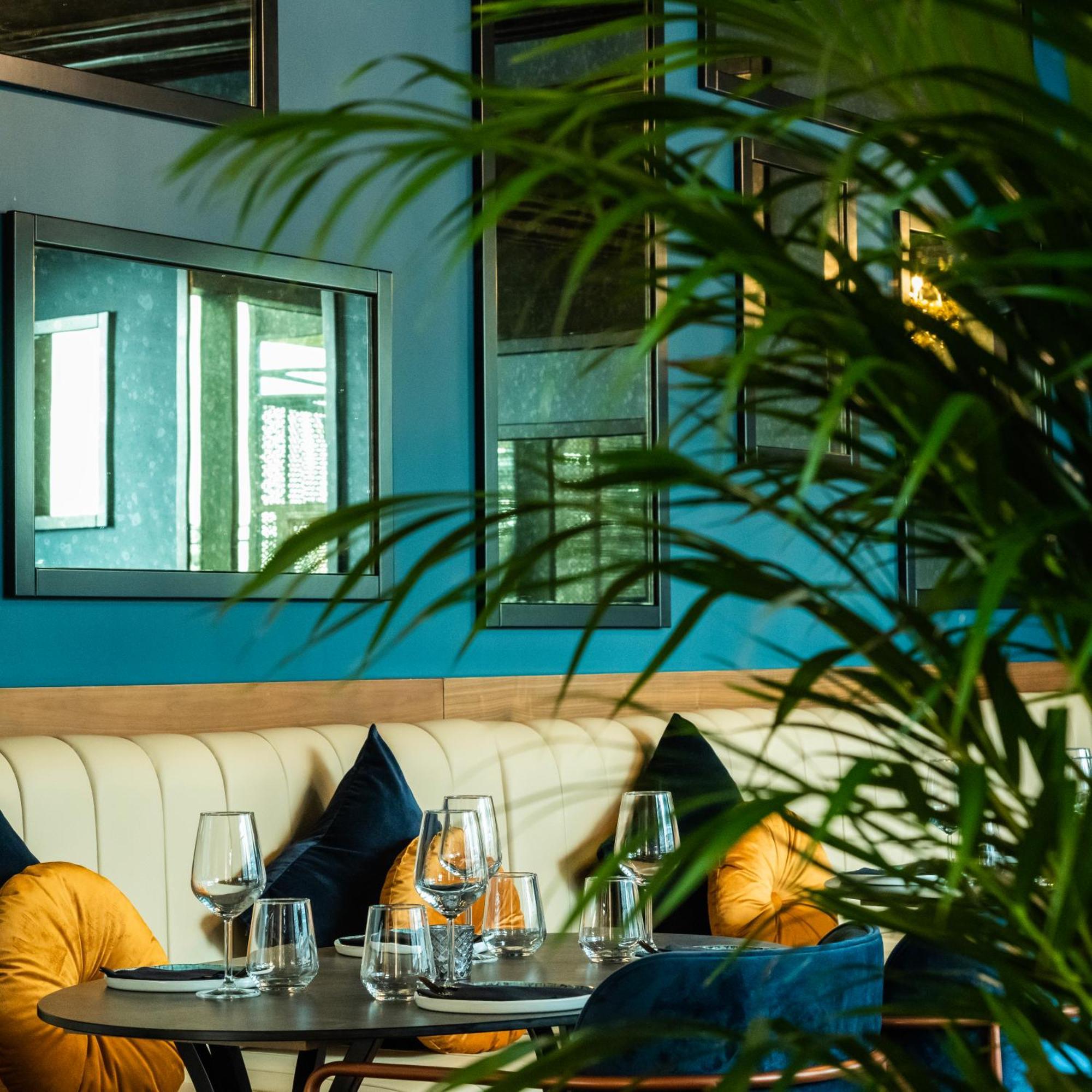 Hotel Somerset West Bay 5*