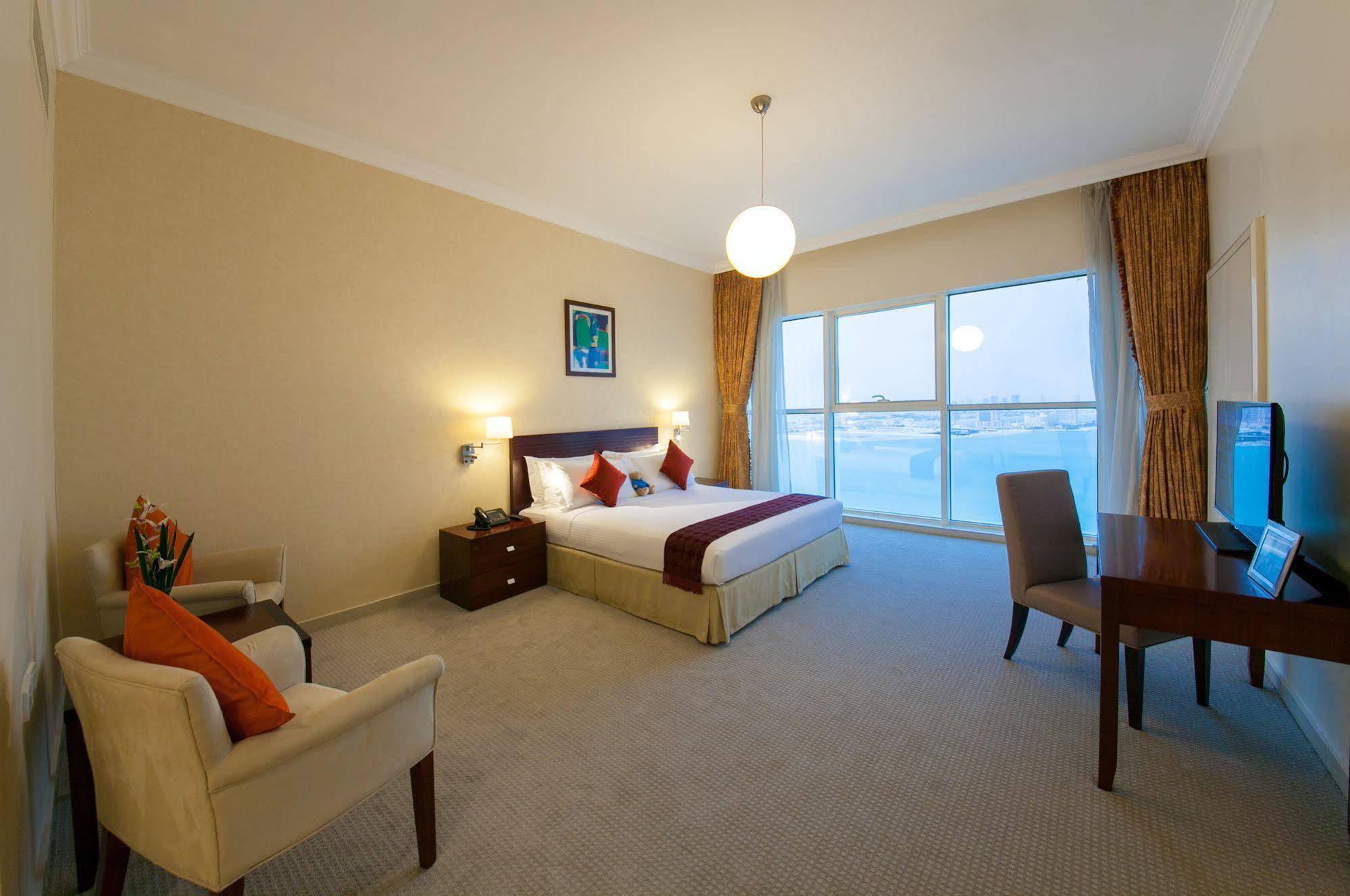 Somerset West Bay Hotel